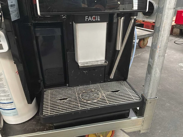 Facil coffee express-t koffie/espressomachine & melkkoeler - afbeelding 3 van  9