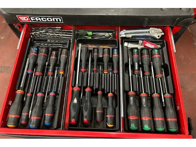 Facom mobiele gereedschapskar gevuld - afbeelding 6 van  12