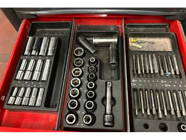 Facom mobiele gereedschapskar gevuld - afbeelding 10 van  12