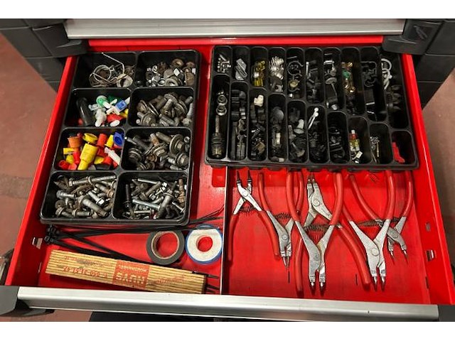 Facom mobiele gereedschapskar gevuld - afbeelding 9 van  10