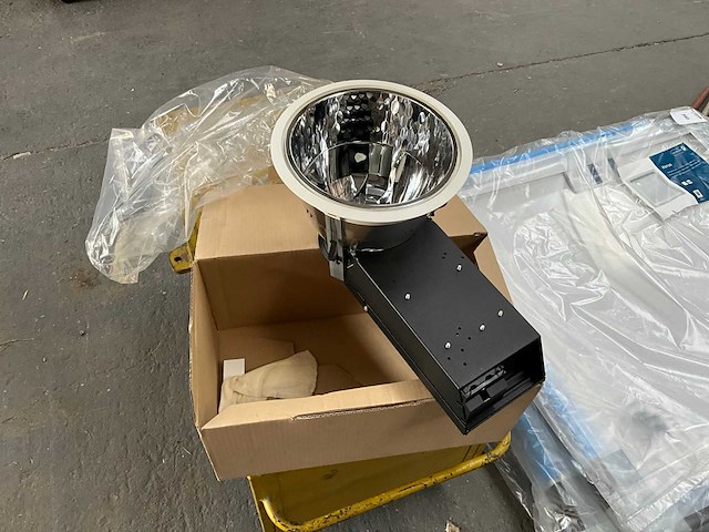 Fagerhult 2x 18w 76211 winkelverlichting (2x) - afbeelding 1 van  3