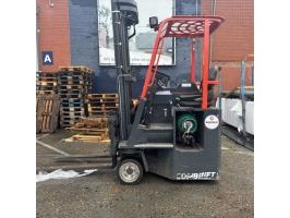 Faillissement plastiek van wauwe : combilift cb 2500-lpg & vrachtwagen volvo fl