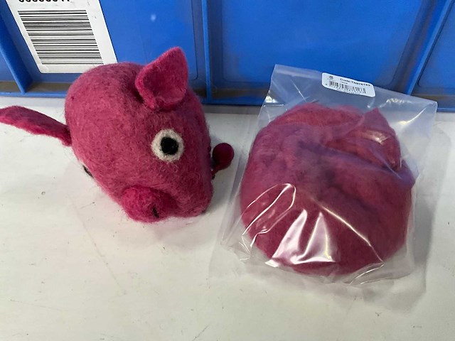 Fair forward fair trade handgemaakte portemonnee varken (85x) - afbeelding 2 van  6