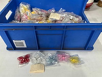 Fair forward fairtrade broche vlinders in diverse kleuren - afbeelding 1 van  7