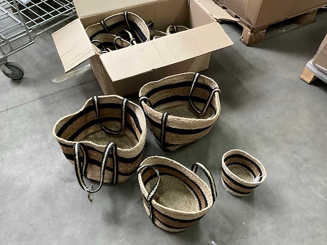 Fair forward fairtrade diverse maten mand/plantpot (13x) - afbeelding 1 van  7