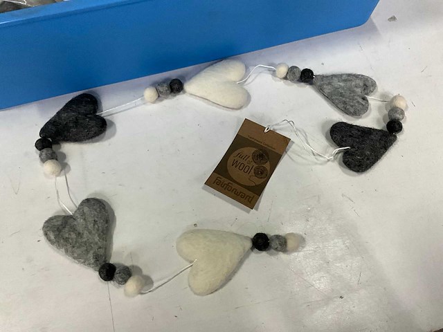 Fair forward fairtrade handgemaakte hartjes hanger wol (25x) - afbeelding 3 van  5