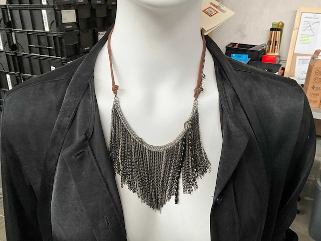 Fair forward fairtrade ketting bruin (84x) - afbeelding 1 van  5