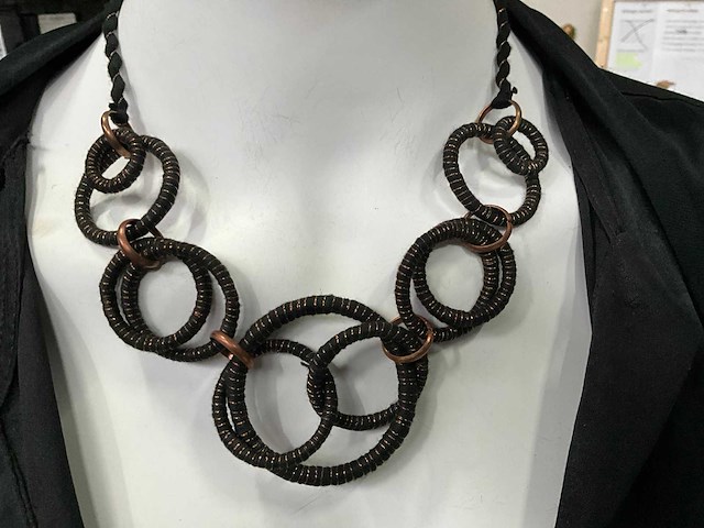 Fair forward fairtrade ketting zwart (60x) - afbeelding 2 van  6