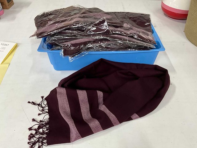 Fair forward fairtrade sjaal aubergine (21x) - afbeelding 1 van  4