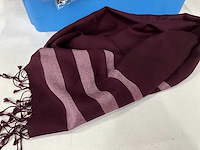 Fair forward fairtrade sjaal aubergine (21x) - afbeelding 2 van  4