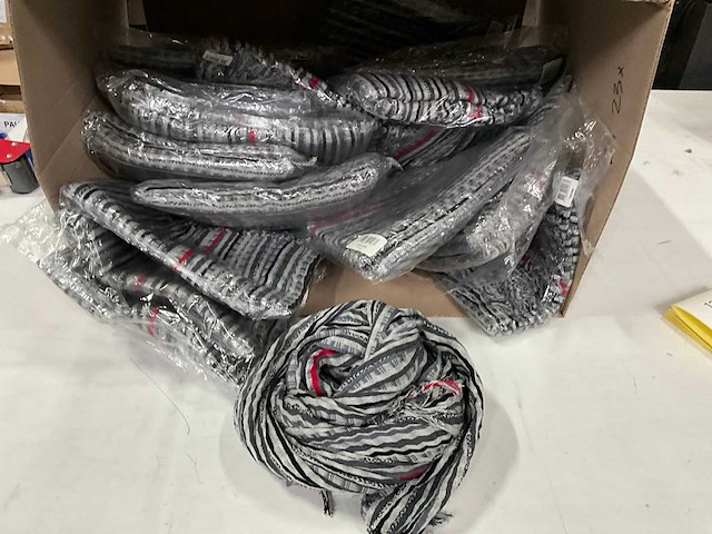 Fair forward fairtrade sjaal katoen (23x) - afbeelding 4 van  6