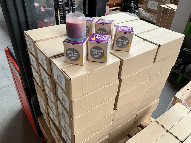 Fair trade 100% plantaardige kaars ‘blueberry smoothie’ van bak olie (380x) - afbeelding 2 van  7