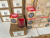 Fair trade 100% plantaardige kaars ‘cozy jasmine’ van bak olie (139x) - afbeelding 1 van  7