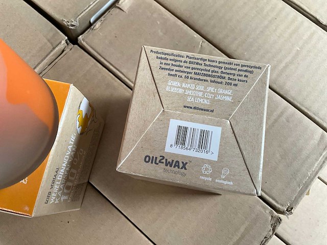 Fair trade 100% plantaardige kaars ‘spicy orange’ van bak olie (306x) - afbeelding 8 van  9