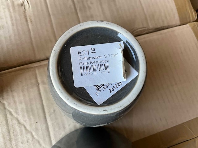 Fair trade 2-delige koffie maker ‘cha’ grijs keramiek (79x) - afbeelding 6 van  6