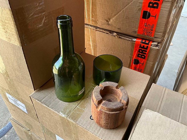 Fair trade 3-delige theelichthouder fles groen glas/hout +/- 30 cm hoog (106x) - afbeelding 1 van  1