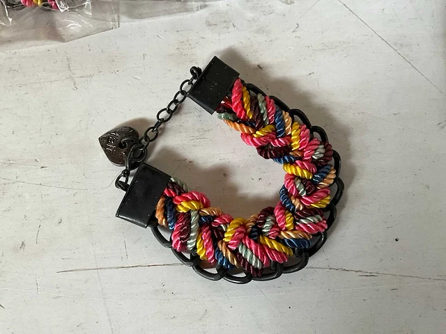 Fair trade armband multicolor (58x) - afbeelding 4 van  5