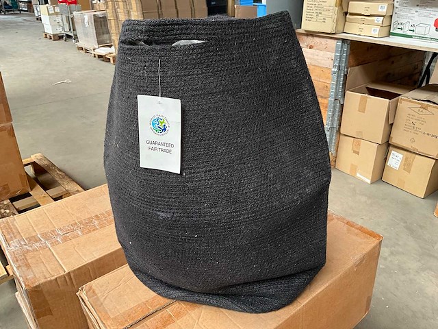 Fair trade jute laundry bag zwart 32 x 28 x 60cm (29x) - afbeelding 4 van  6