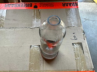 Fair trade karaf met onderzetter glas/hout +/- 24cm hoog (60x) - afbeelding 3 van  4