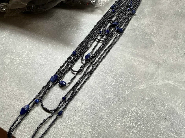 Fair trade ketting blauw (70x) - afbeelding 3 van  6