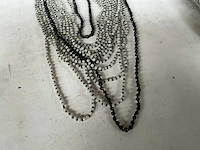 Fair trade ketting met grijs/zwarte kralen (45x) - afbeelding 3 van  7