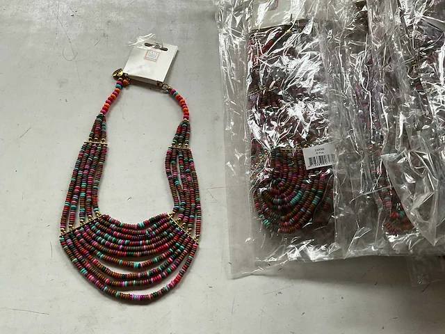 Fair trade ketting multicolor (144x) - afbeelding 2 van  6