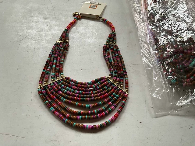 Fair trade ketting multicolor (144x) - afbeelding 3 van  6