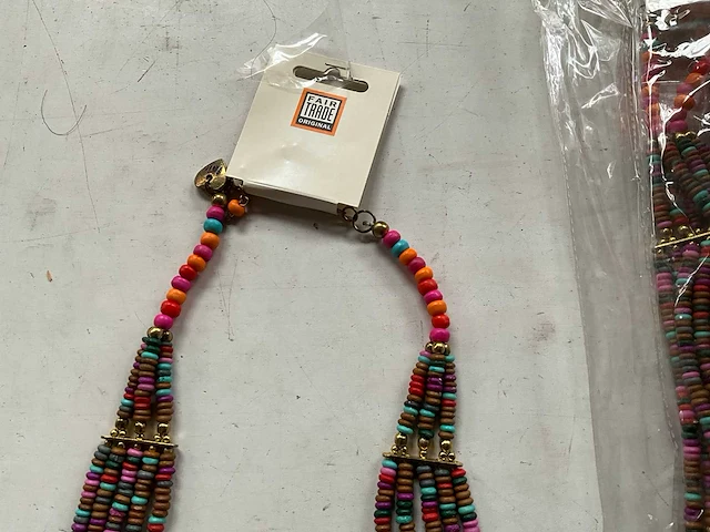 Fair trade ketting multicolor (144x) - afbeelding 4 van  6