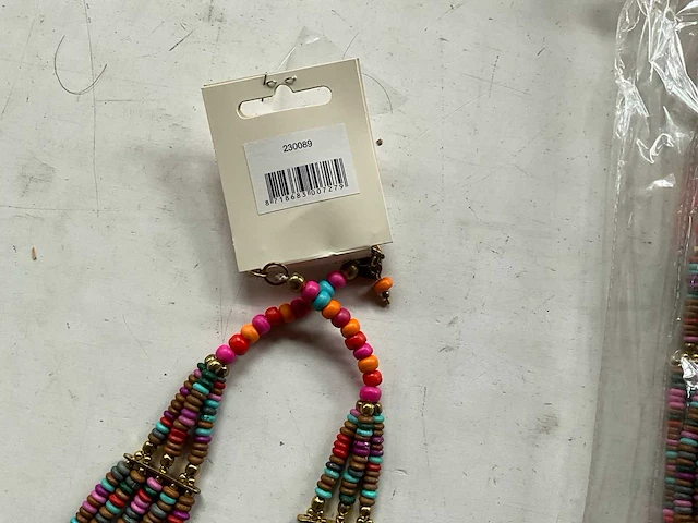 Fair trade ketting multicolor (144x) - afbeelding 5 van  6
