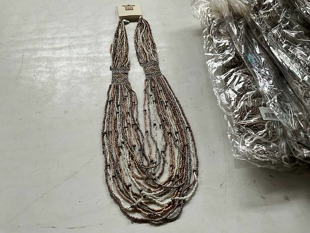 Fair trade ketting multicolor (96x) - afbeelding 3 van  7
