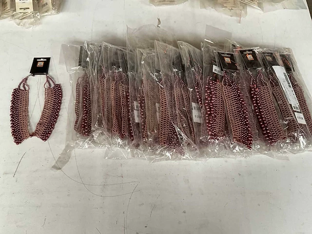 Fair trade ketting paars (62x) - afbeelding 1 van  5
