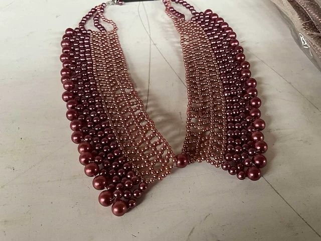 Fair trade ketting paars (62x) - afbeelding 3 van  5