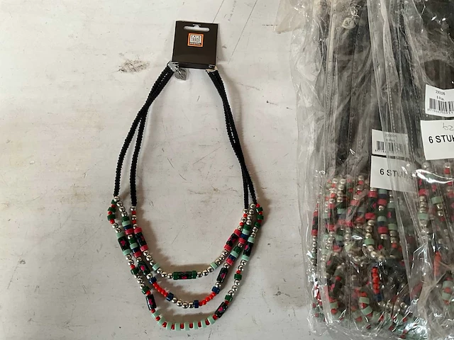 Fair trade kralen ketting multicolor (62x) - afbeelding 2 van  6