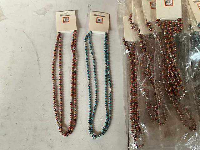 Fair trade kralen ketting multicolor (65x) - afbeelding 2 van  6