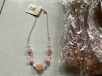 Fair trade kralen ketting roze (54x) - afbeelding 2 van  6
