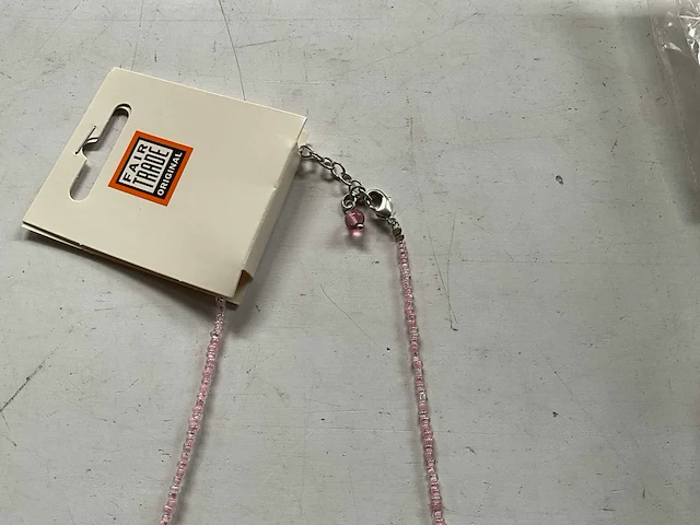 Fair trade kralen ketting roze (54x) - afbeelding 4 van  6