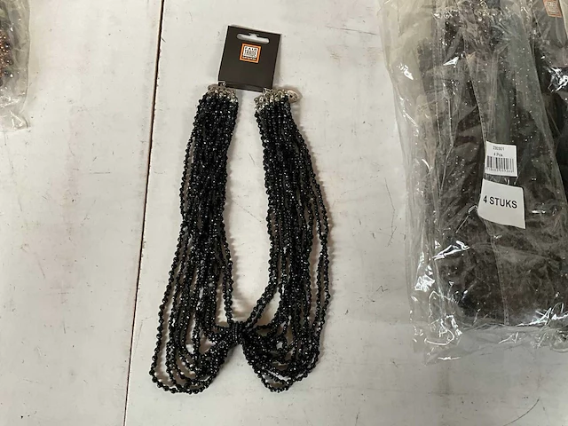 Fair trade kralen ketting zwart (31x) - afbeelding 2 van  7