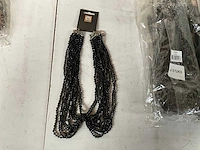 Fair trade kralen ketting zwart (31x) - afbeelding 2 van  7