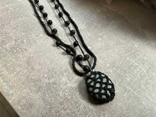 Fair trade kralen ketting zwart (93x) - afbeelding 3 van  5