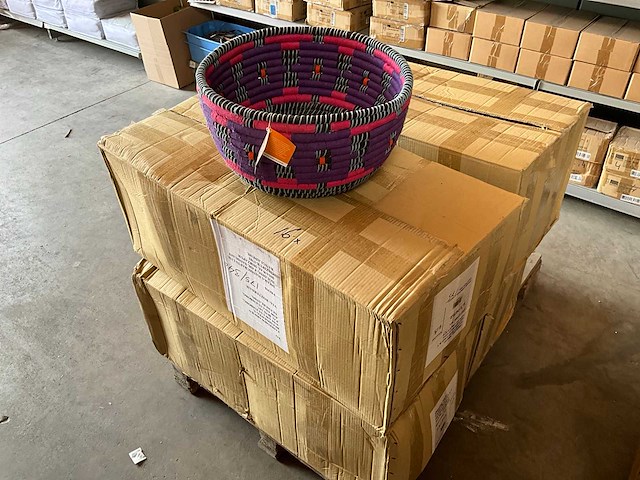 Fair trade mand +/- ?42 x 23 cm hoog (16x) - afbeelding 2 van  5