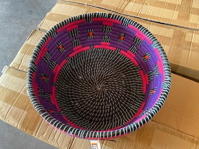 Fair trade mand +/- ?42 x 23 cm hoog (16x) - afbeelding 3 van  5