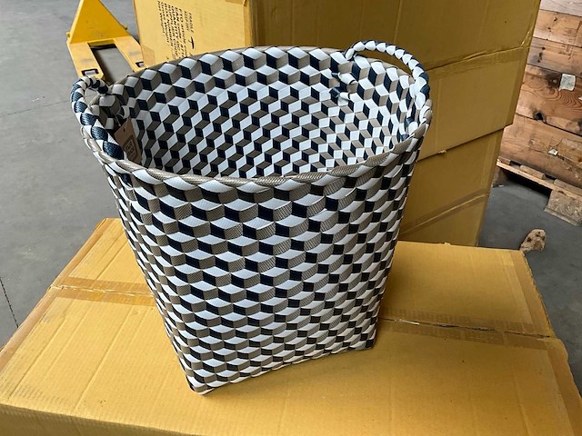 Fair trade mand graphic taupe/zwart plastic +/- ø36 x 35 cm hoog (30x) - afbeelding 1 van  7