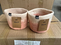 Fair trade mand/bloempot wolvilt +/- ø16 x 16 cm hoog (253x)