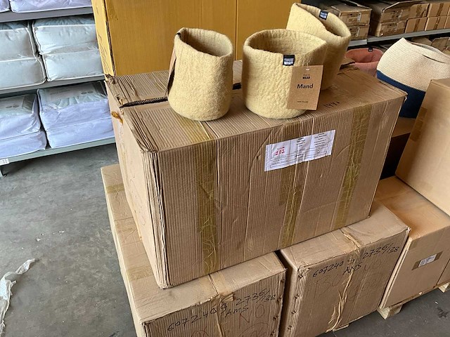 Fair trade mand/plantpot 100% wolvilt naturel +/- ?16 x 16 cm hoog (140x) - afbeelding 2 van  7