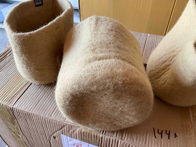 Fair trade mand/plantpot 100% wolvilt naturel +/- ?16 x 16 cm hoog (140x) - afbeelding 6 van  7