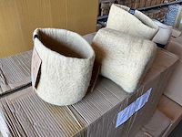 Fair trade mand/plantpot 100% wolvilt naturel +/- ?16 x 16 cm hoog (140x) - afbeelding 7 van  7