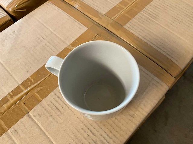 Fair trade mok keramiek crème +/- 9,5 cm hoog (672x) - afbeelding 4 van  6