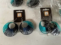 Fair trade oorbellen multicolor (34x) - afbeelding 2 van  5