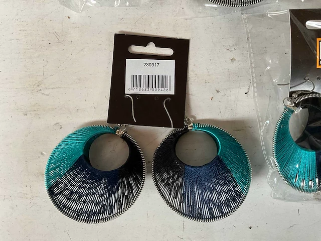 Fair trade oorbellen multicolor (34x) - afbeelding 3 van  5