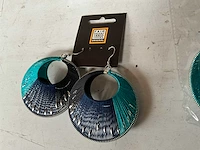 Fair trade oorbellen multicolor (34x) - afbeelding 4 van  5